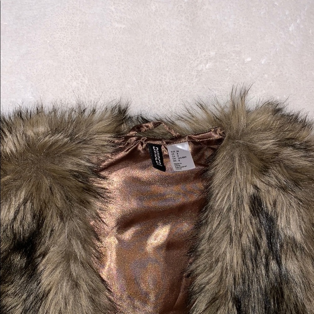 Faux Fur Vest - Picture 2 of 4